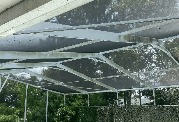 Screen Room Cleaning project before professional cleaning by Wash and Go